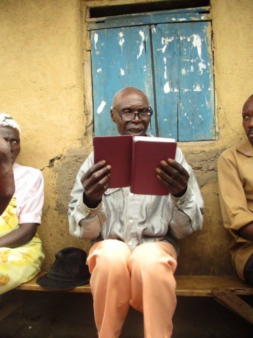 reading-glasses-change-lives